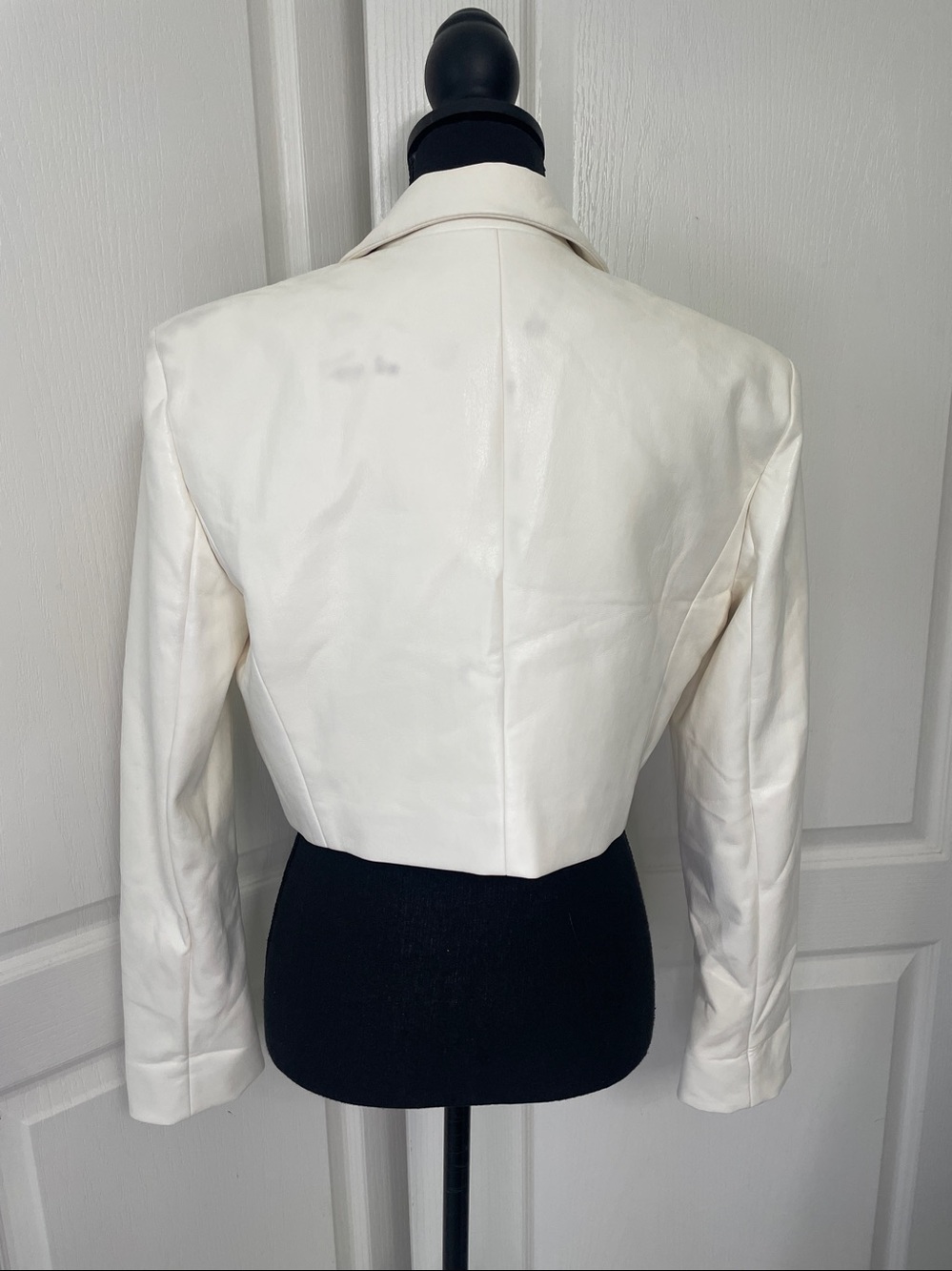 AS IS Alice + Olivia faux butter-soft leather cropped blazer ivory jacket US 12 - Picture 5 of 12